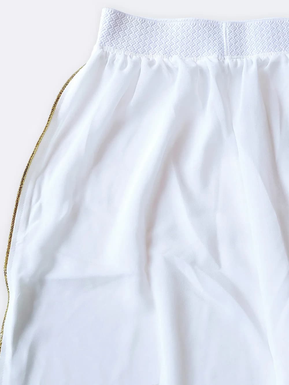 رومایو شلواری دو تکه با نیم تنه کشی و شلواری حریر برند H & M سفید رنگ — تصویر ۶