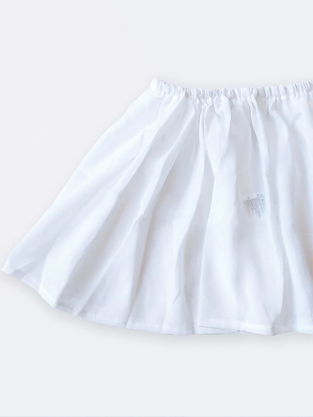 رومایو شلواری دو تکه با نیم تنه کشی و شلواری حریر برند H & M سفید رنگ — تصویر ۴
