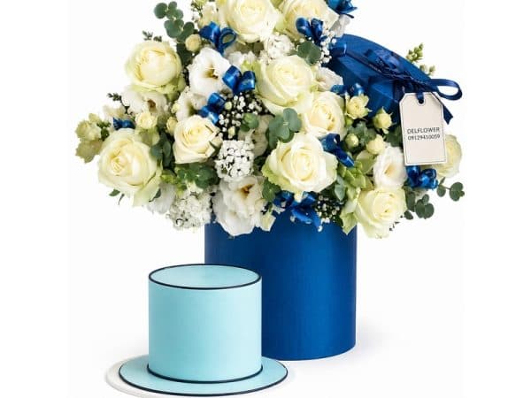 گل و کیک برای میکاپ عروس اول – گل فروشی آنلاین تهران | باکس گل | دسته گل | گل تولد | گل ترحیم — تصویر ۲