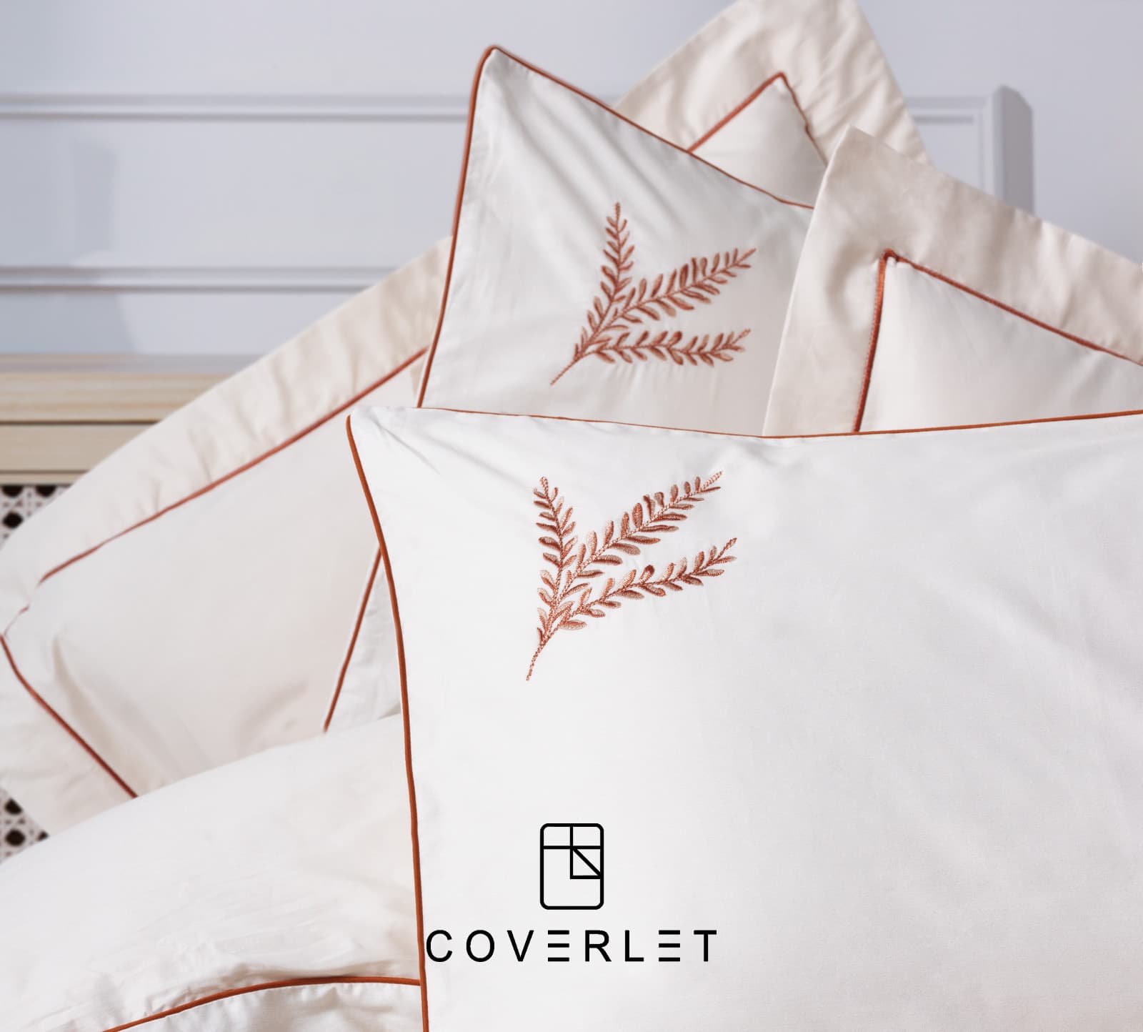 روتختی سفید دونفره طرح گل و گلدوزی کاوری مدل Bouquet — تصویر ۲