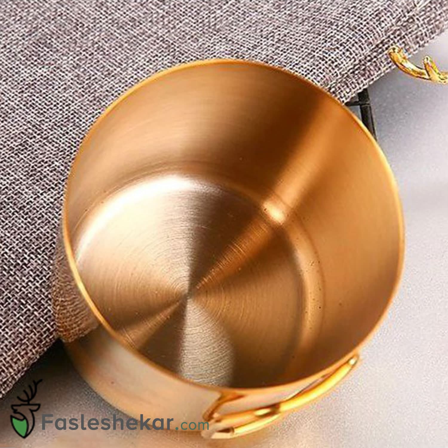 لیوان استیل طلایی دسته دار ظرفیت 350 میلی لیتر — تصویر ۵