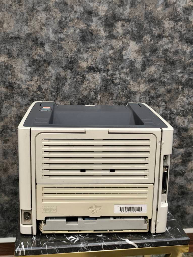 پرینتر لیزری تک‌کاره HP LaserJet 1320 | چاپگر سیاه و سفید A4 با فناوری چاپ لیزری — تصویر ۴