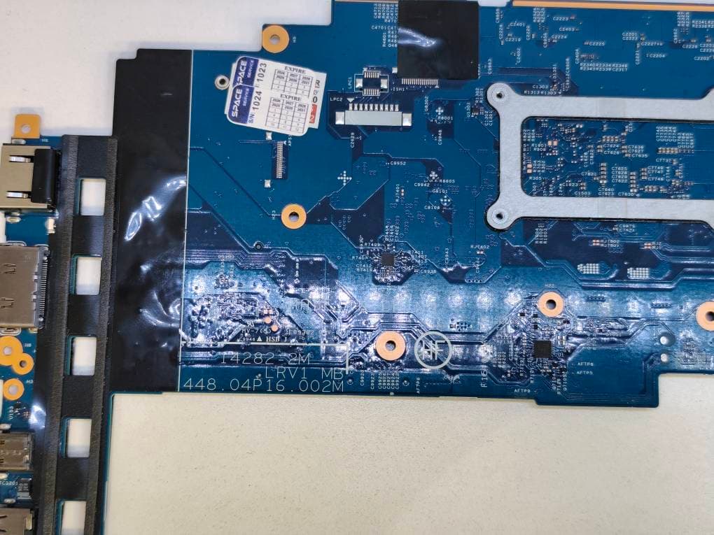 مادربرد لپ‌تاپ Lenovo ThinkPad X1 Carbon 5th Gen مدل LRV1 MB 448.04P16.002M با پردازنده Intel Core i5-6200U نسل ششم و گرافیک Intel HD Graphics 520 — تصویر ۲