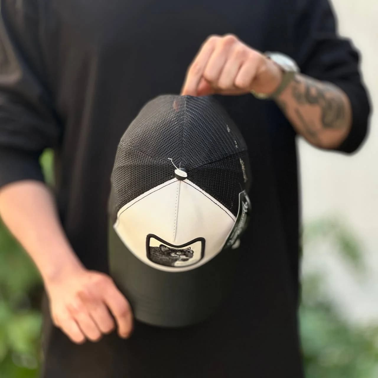 کلاه گورین چرم panther سفید مشکی — تصویر ۳