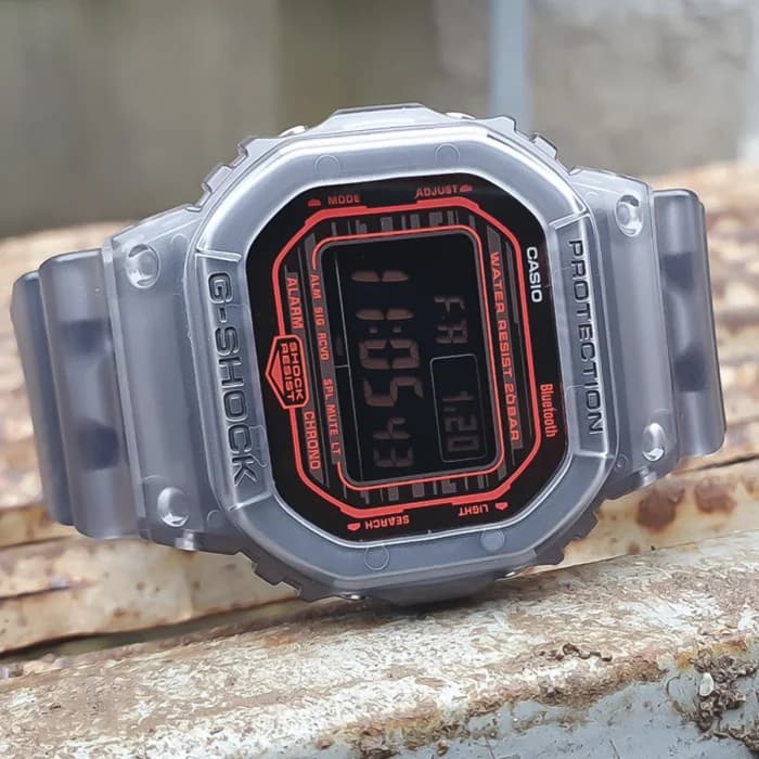 ساعت مچی مردانه کاسیو جی شاک مدل Casio G-Shock DW-B5600G-1DR — تصویر ۷