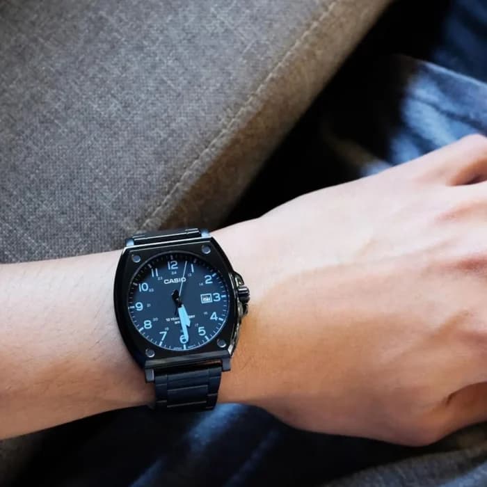 ساعت مچی مردانه کاسیو مدل Casio MTP-E715D-1AVDF — تصویر ۳