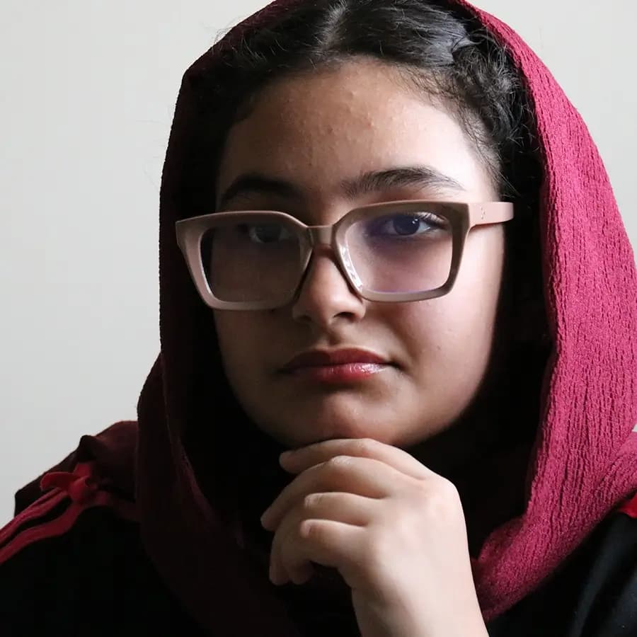 عینک سلین با فریم مستطیلی، جنس کائوچو، رنگ کرمی براق و لنز بلوکات و قابل تعویض مدل W68095 — تصویر ۲