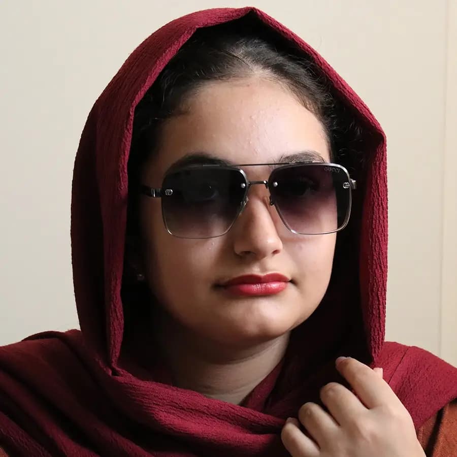 عینک آفتابی گوچی با فریم رنگ مسی، شکل مربعی و لنز قهوه‌ای سایه روشن مدل GG1219 — تصویر ۲