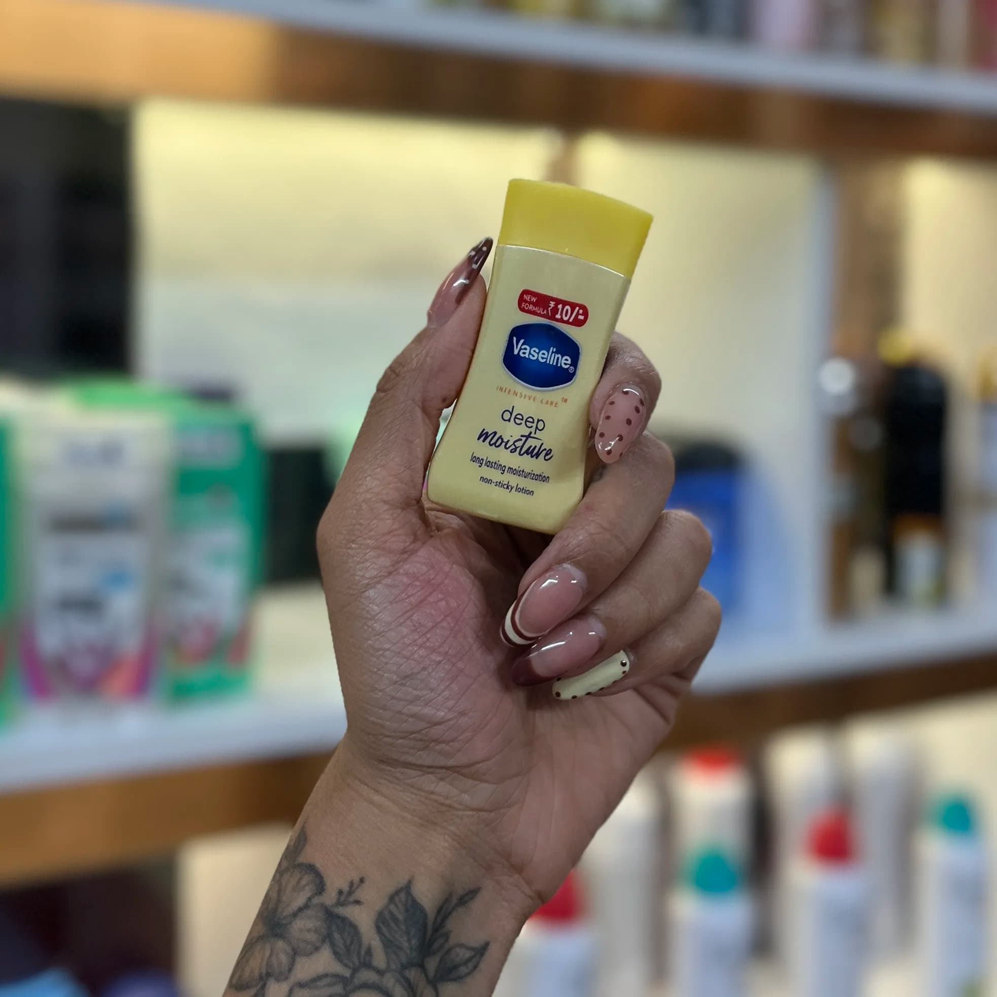 لوسیون وازلین مینی کیفی مدل Deep Moisture حجم ۲۰ میل