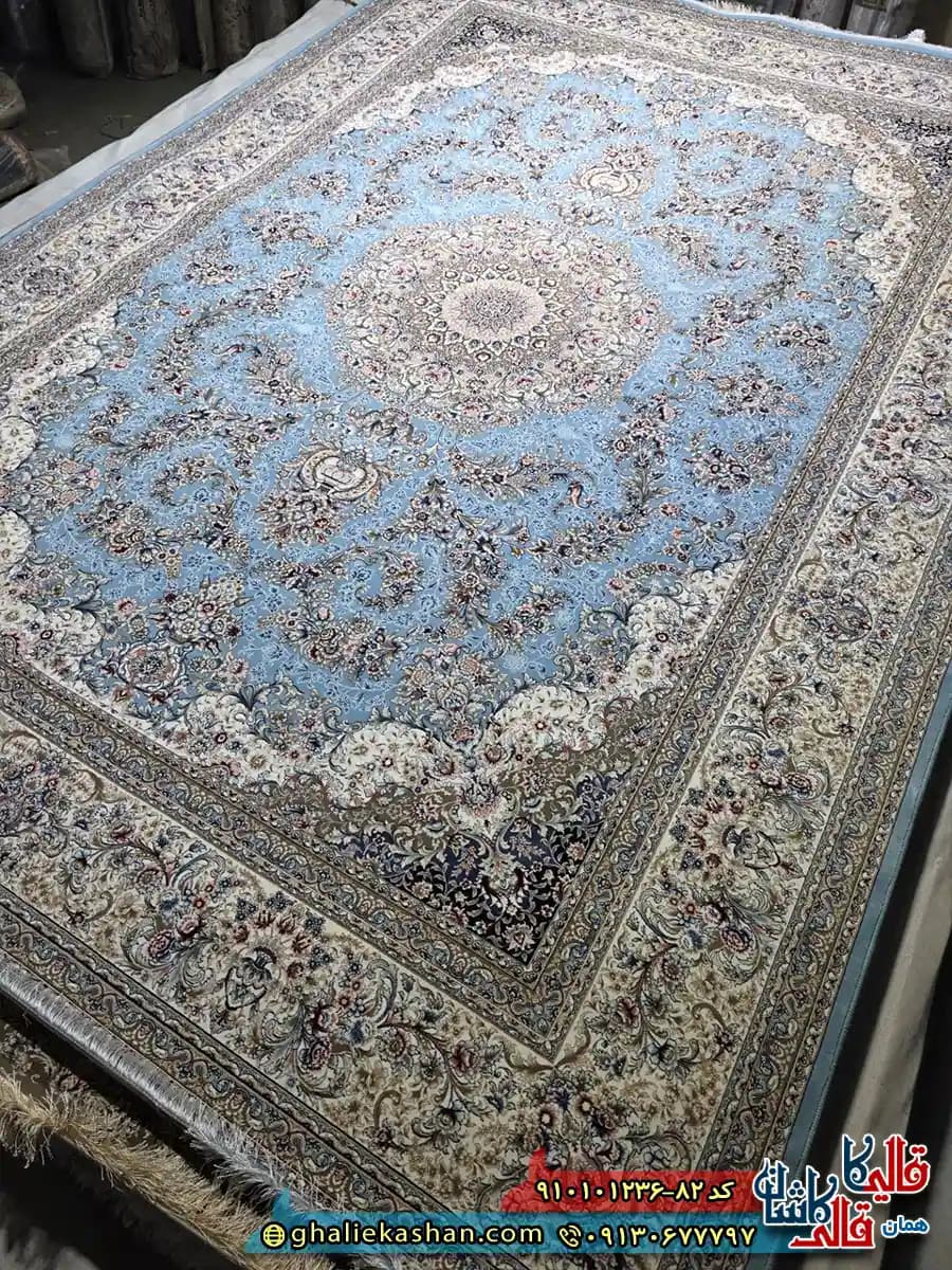 فرش کلاسیک 1200 شانه طرح دیبا رنگ آبی فیروزه ای کاشان