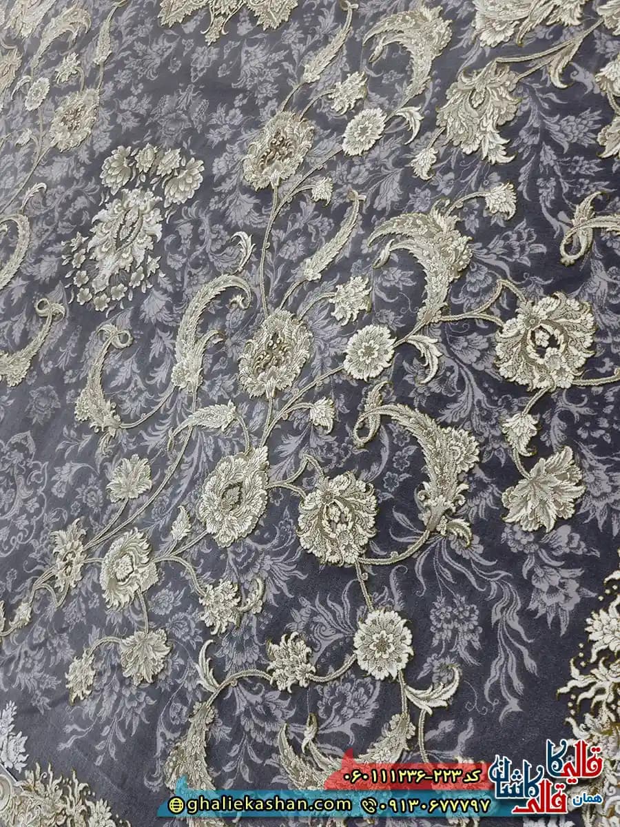 فرش طلاکوب 1200 شانه طرح پرستش رنگ طوسی دلفینی گل برجسته کاشان — تصویر ۷