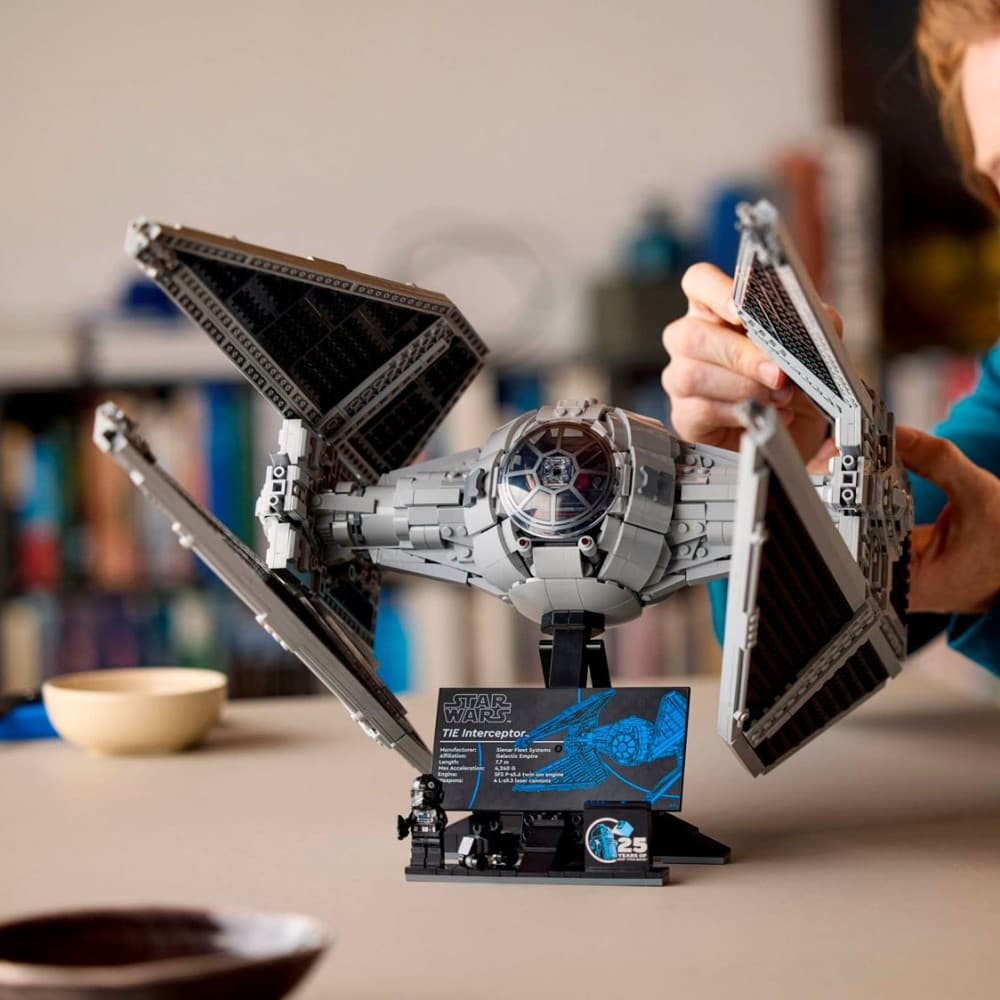 لگو سفینه استاروارز مدل Interceptor TIE برند STAR WARS کد 79150 — تصویر ۳