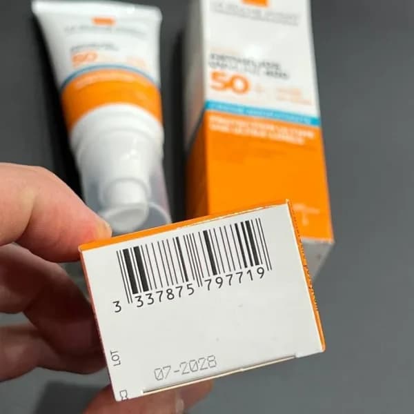 کرم ضد آفتاب بی رنگ لاروش پوزای La Roche Posay — تصویر ۸