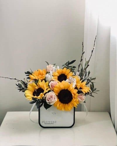 باکس گل تبریک برای حاجی
