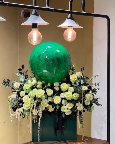 باکس گل تبریک صمیمانه برای دوست