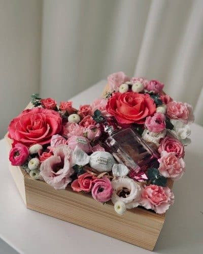 باکس گل تبریک روز مرد برای همسر و پسرم
