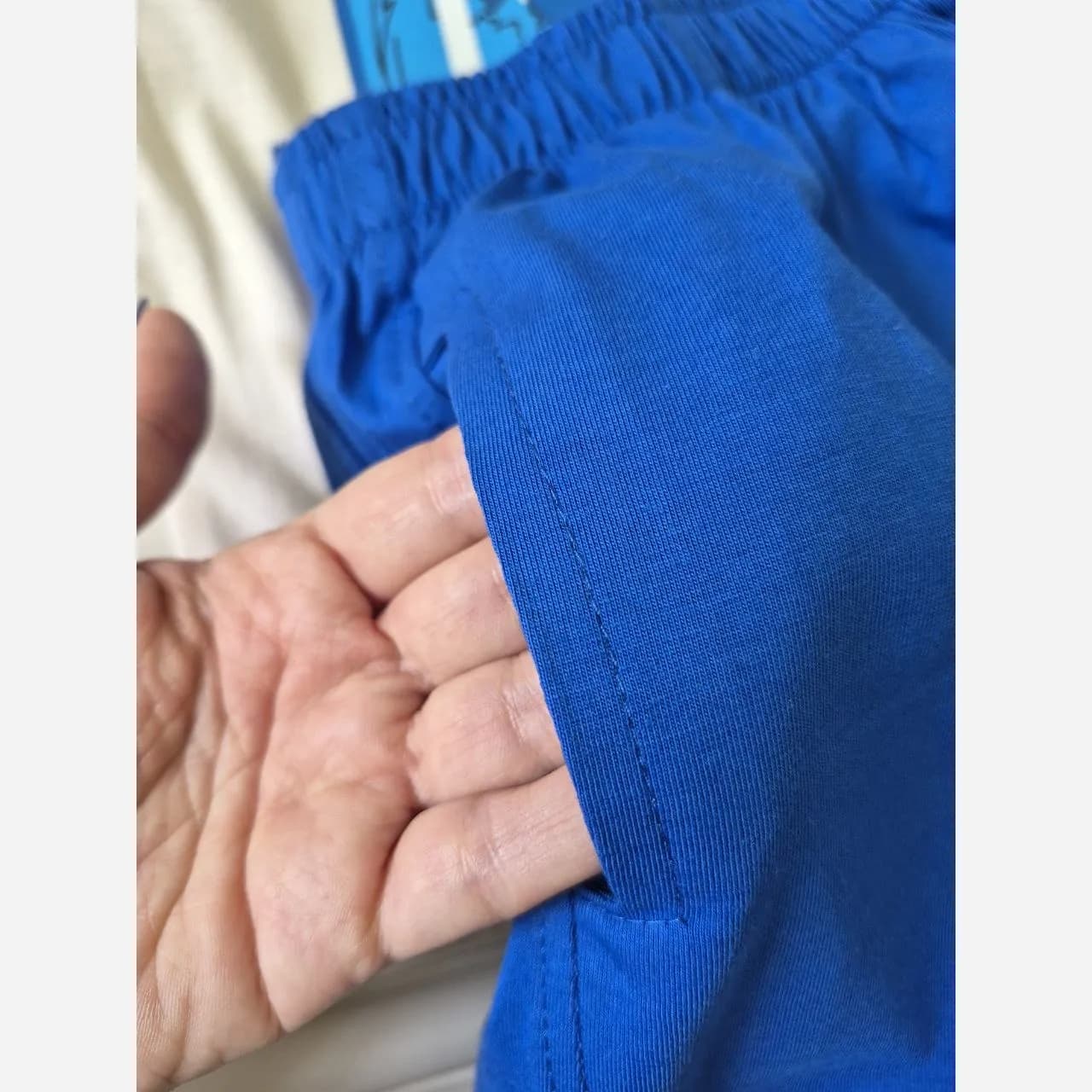 ست تیشرت و شلوارک تابستانه بچگانه طرح اسنوپی پنبهای سایز 2 تا 7 سال — تصویر ۴