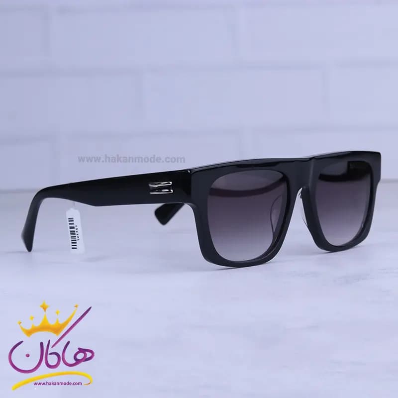 عینک آفتابی بولگاری زنانه فریم مشکی استیت BV 40015/3 — تصویر ۴