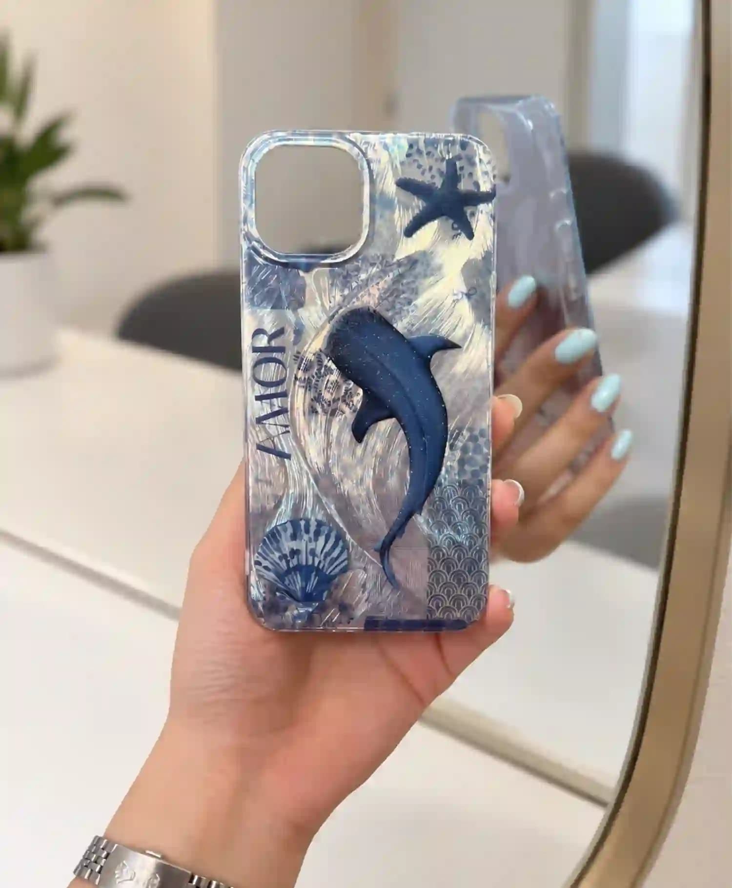 قاب هولوگرامی طرح وال Amor گوشی موبایل Iphone 13 — تصویر ۴