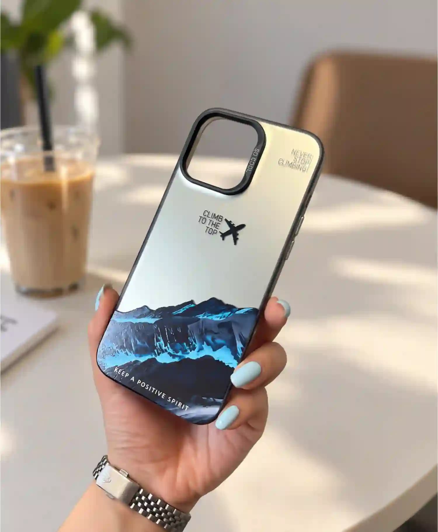 قاب فانتزی So Cool طرح کوه آبی گوشی Iphone 16 Pro Max — تصویر ۳
