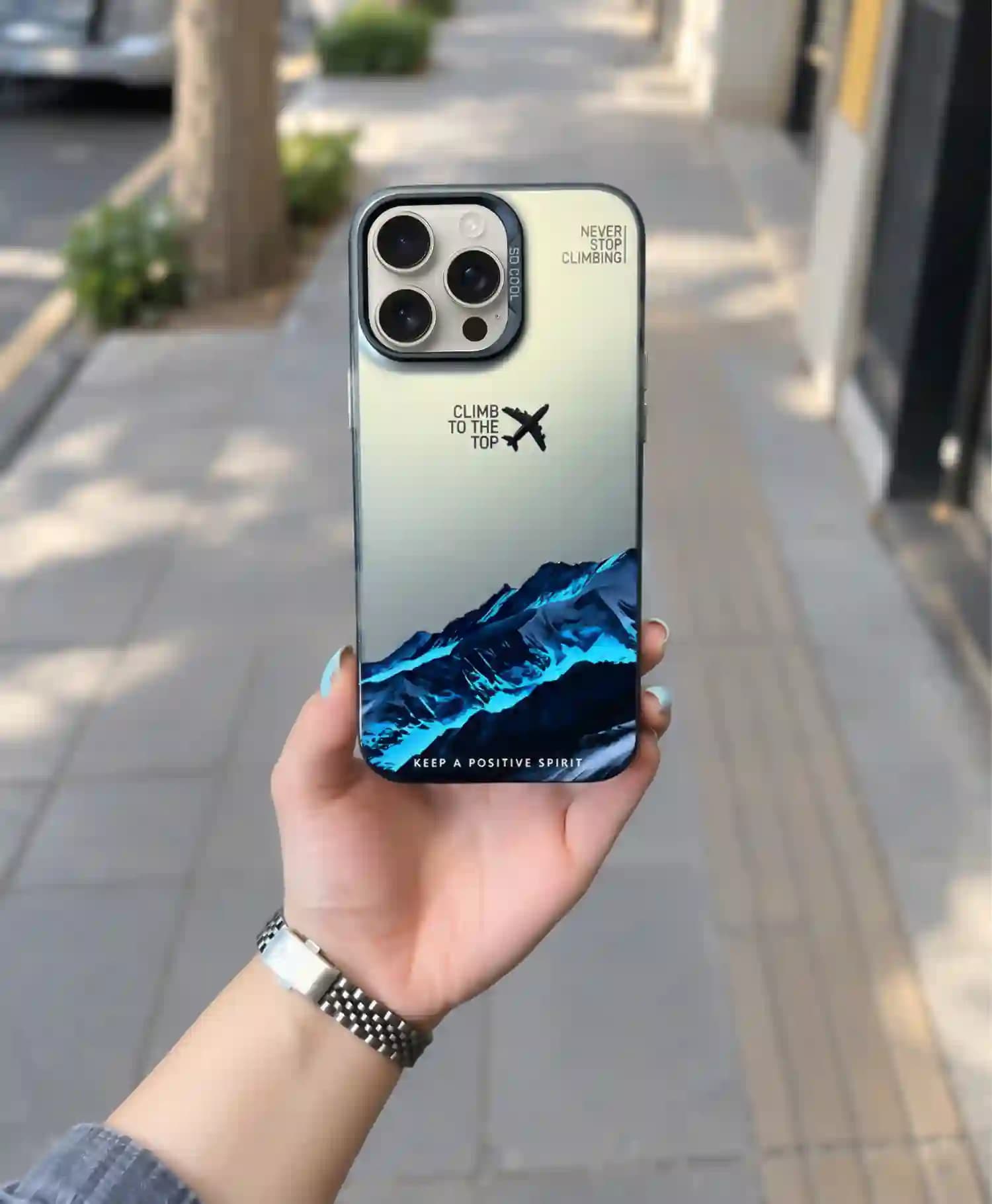قاب فانتزی So Cool طرح کوه آبی گوشی Iphone 16 — تصویر ۴
