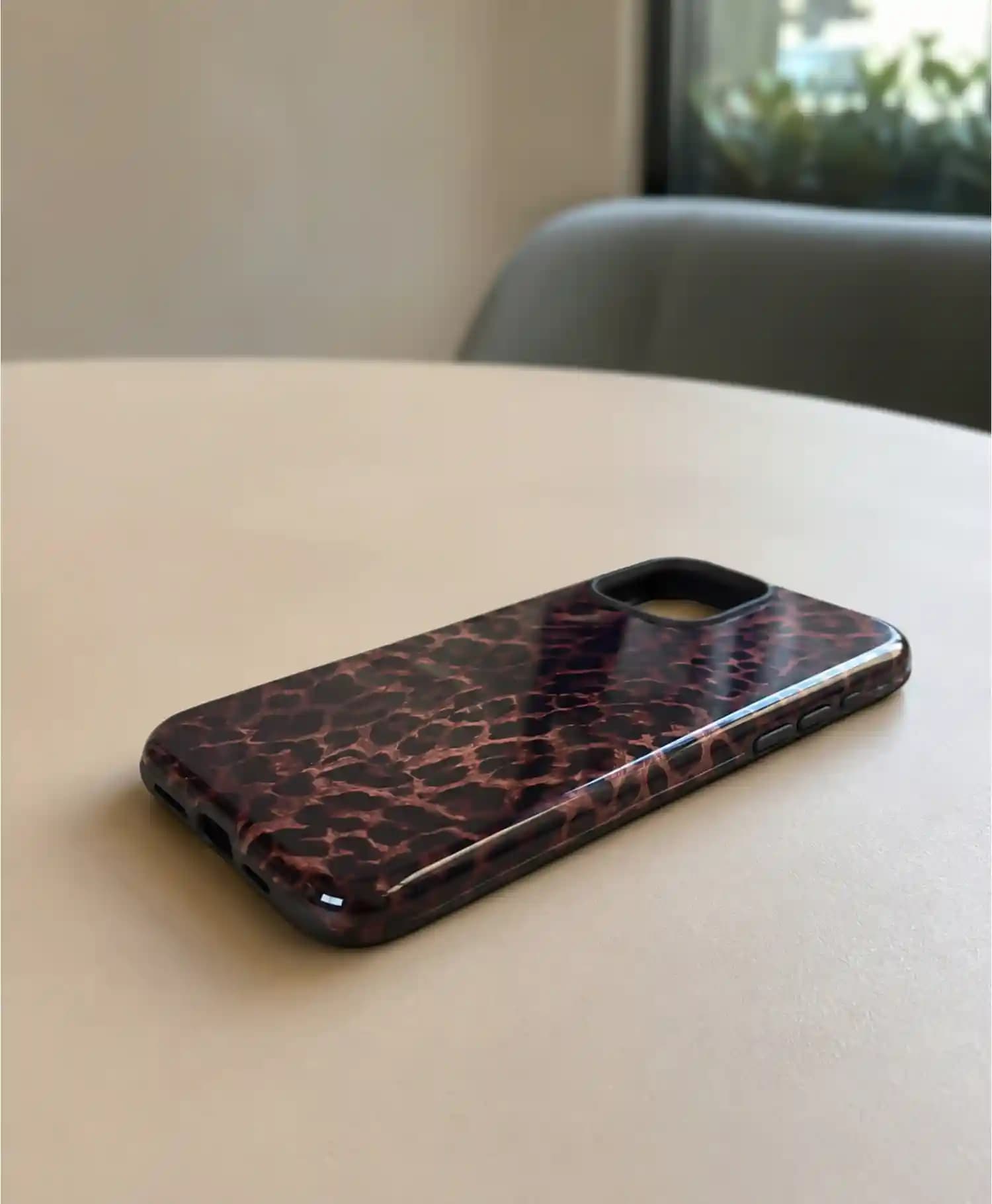 قاب براق طرح پلنگی گوشی موبایل Iphone 16 Pro Max — تصویر ۴