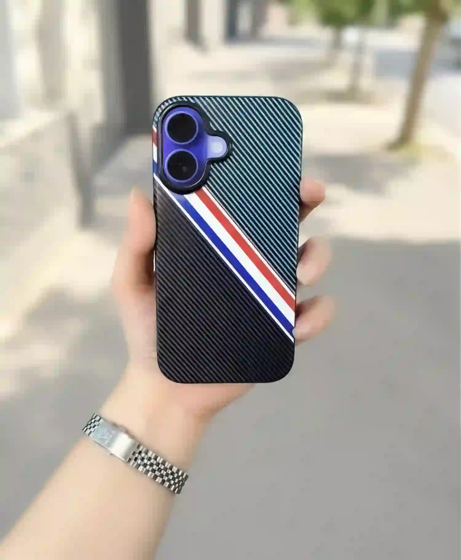 قاب کربنی وینتیج مدل Stylish گوشی موبایل Iphone 16 — تصویر ۵