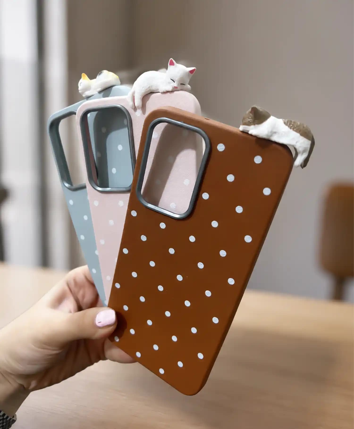 قاب طرح چرم خال دار با فیگور گربه گوشی موبایل Samsung A26 — تصویر ۴