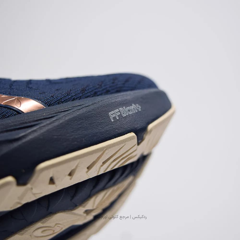 کتونی Asics مدل Novablast 4 Platinum – 1012B739 — تصویر ۳