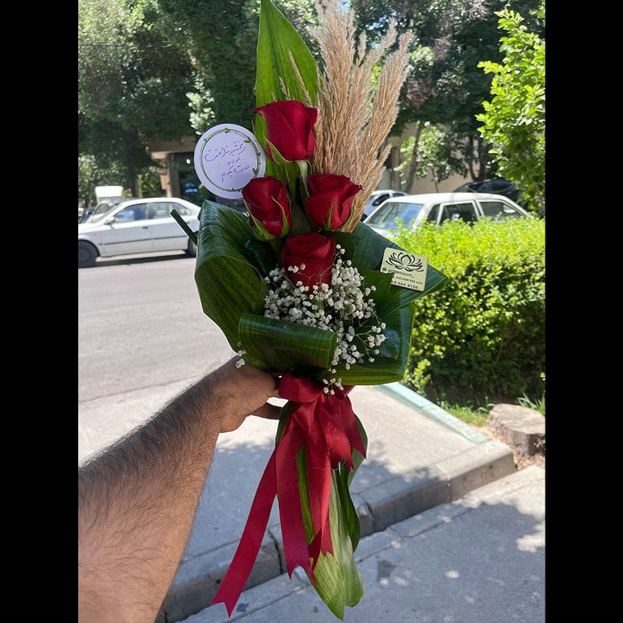 دسته گل 4 شاخه — تصویر ۳