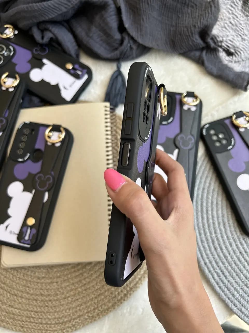 قاب Purple Mickey با بند (کدC1275) — تصویر ۵