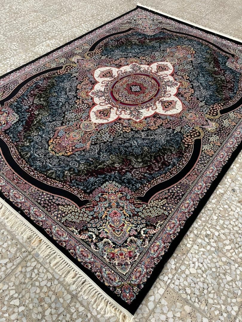 فرش ۷۰۰ شانه نقشه ترلان زمینه سرمه ای