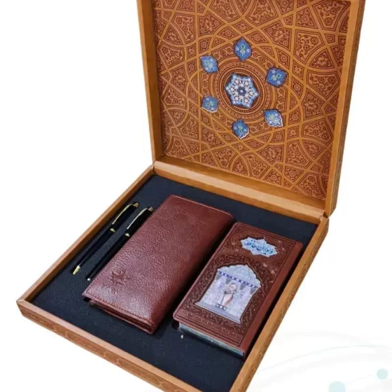 ست دیوان حافظ پالتویی با کیف چرم و خودکار و روان نویس — تصویر ۳
