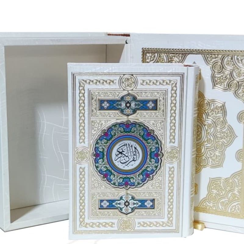 قرآن جیبی گالینگور سفید عروس جعبه دار پلاک رنگی نفیس — تصویر ۲