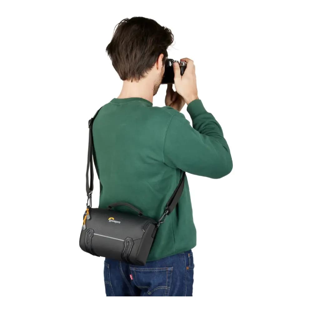 کیف دوربین لوپرو Lowepro Adventura SH 160 III — تصویر ۵