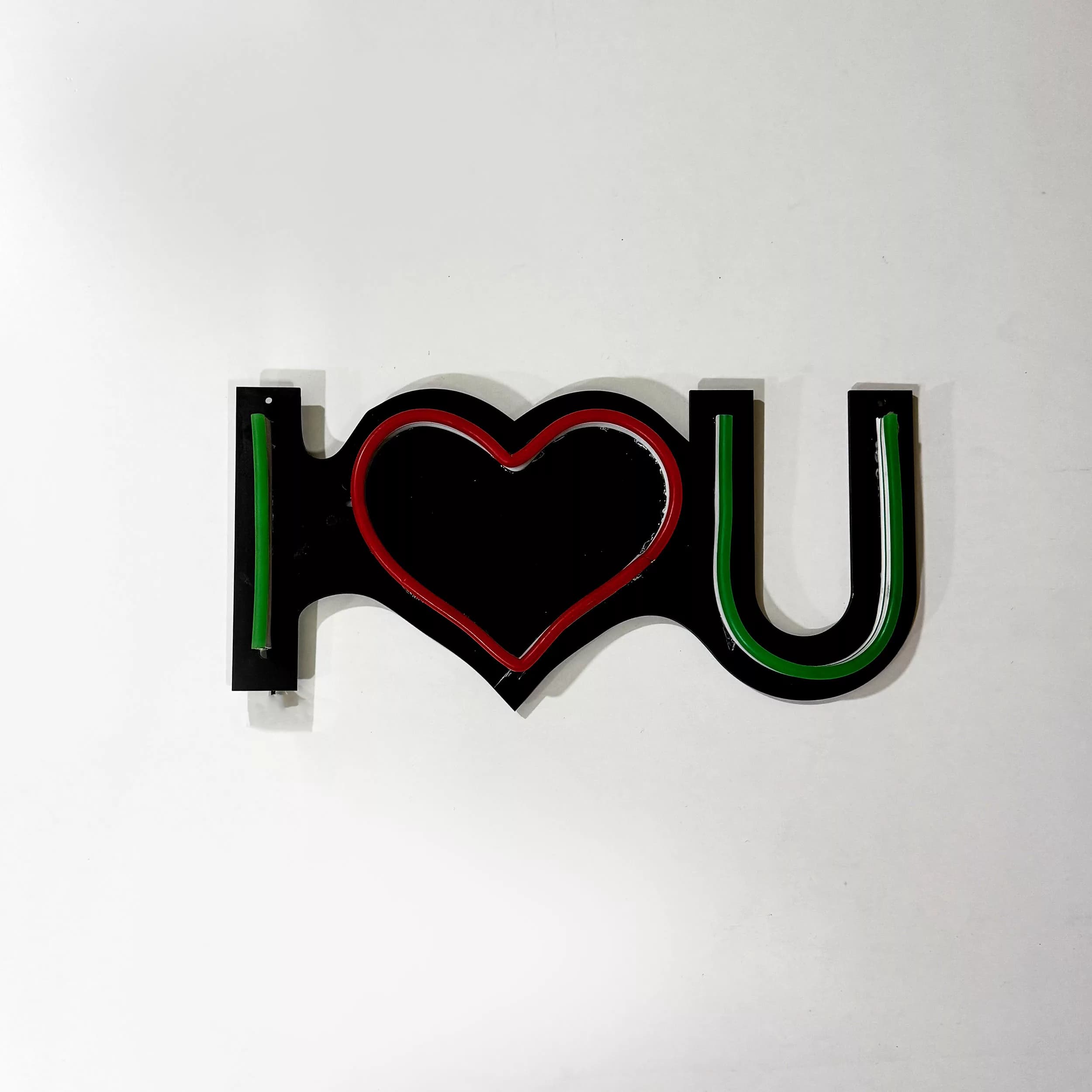چراغ نئونی مدل i love u — تصویر ۲