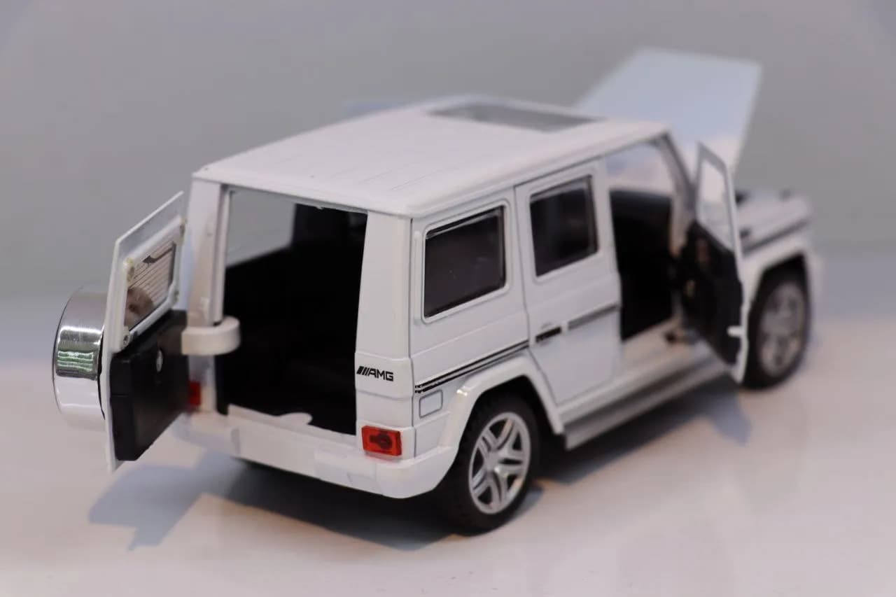 ماشین فلزی مرسدس بنز G65 AMG سفید — تصویر ۵