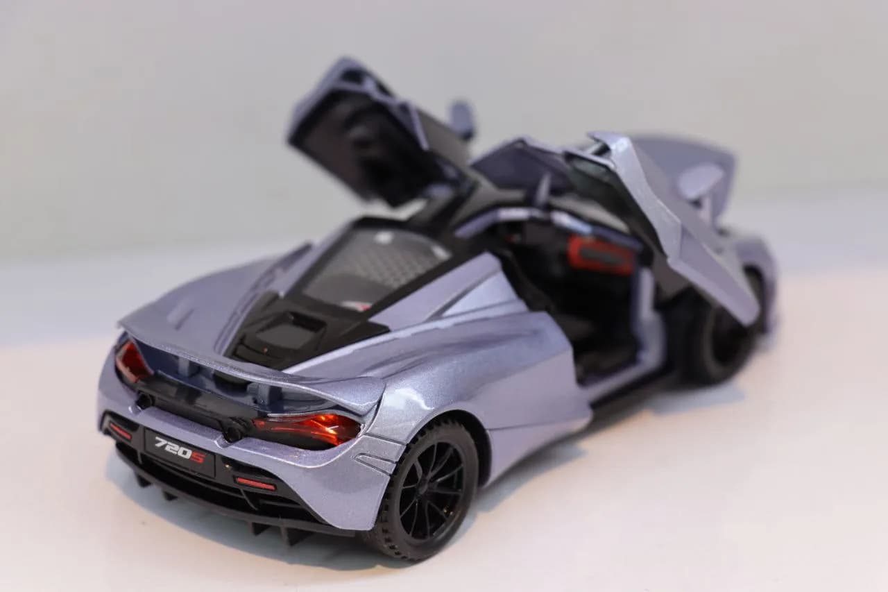 ماشین فلزی مک‌لارن 720S دلفینی — تصویر ۳