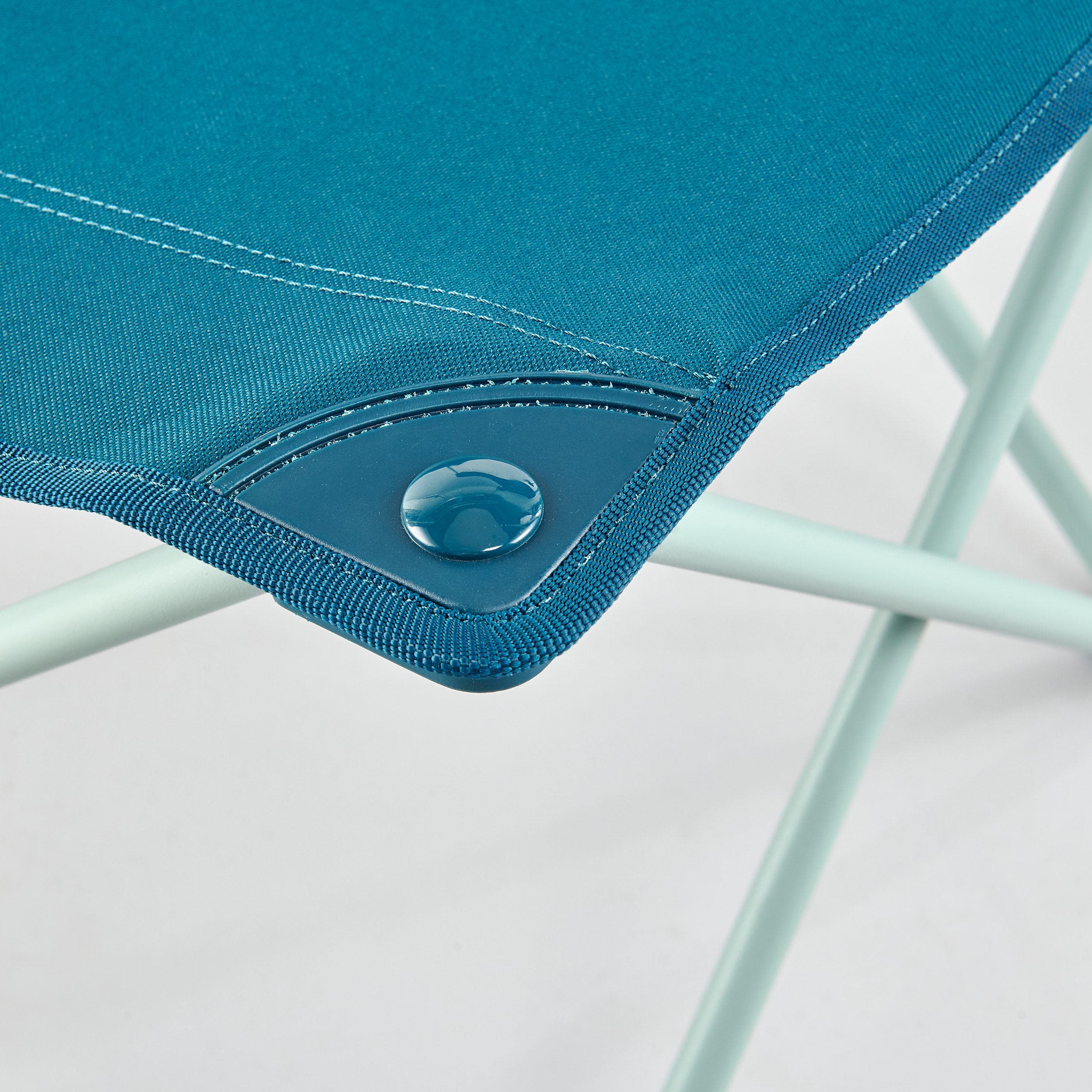 صندلی تاشو کمپینگ کچوا Quechua Folding Camping Chair – Basic — تصویر ۷