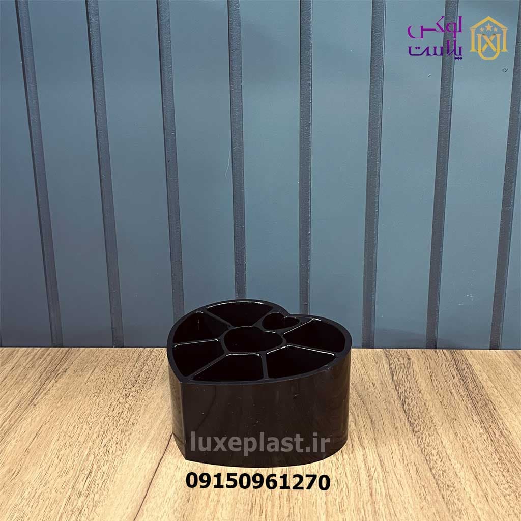 استند لوازم آرایشی اکرولیک مدل قلب 8323 — تصویر ۵