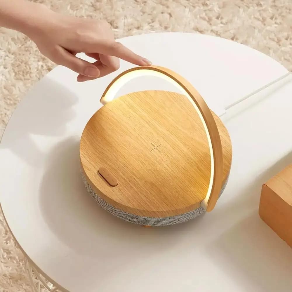 شارژر وایرلس و اسپیکر بلوتوثی ایزوالو مدل EZVALO 4-in-1 Music Bedside Lamp with Wireless Charger LYYD01 — تصویر ۲