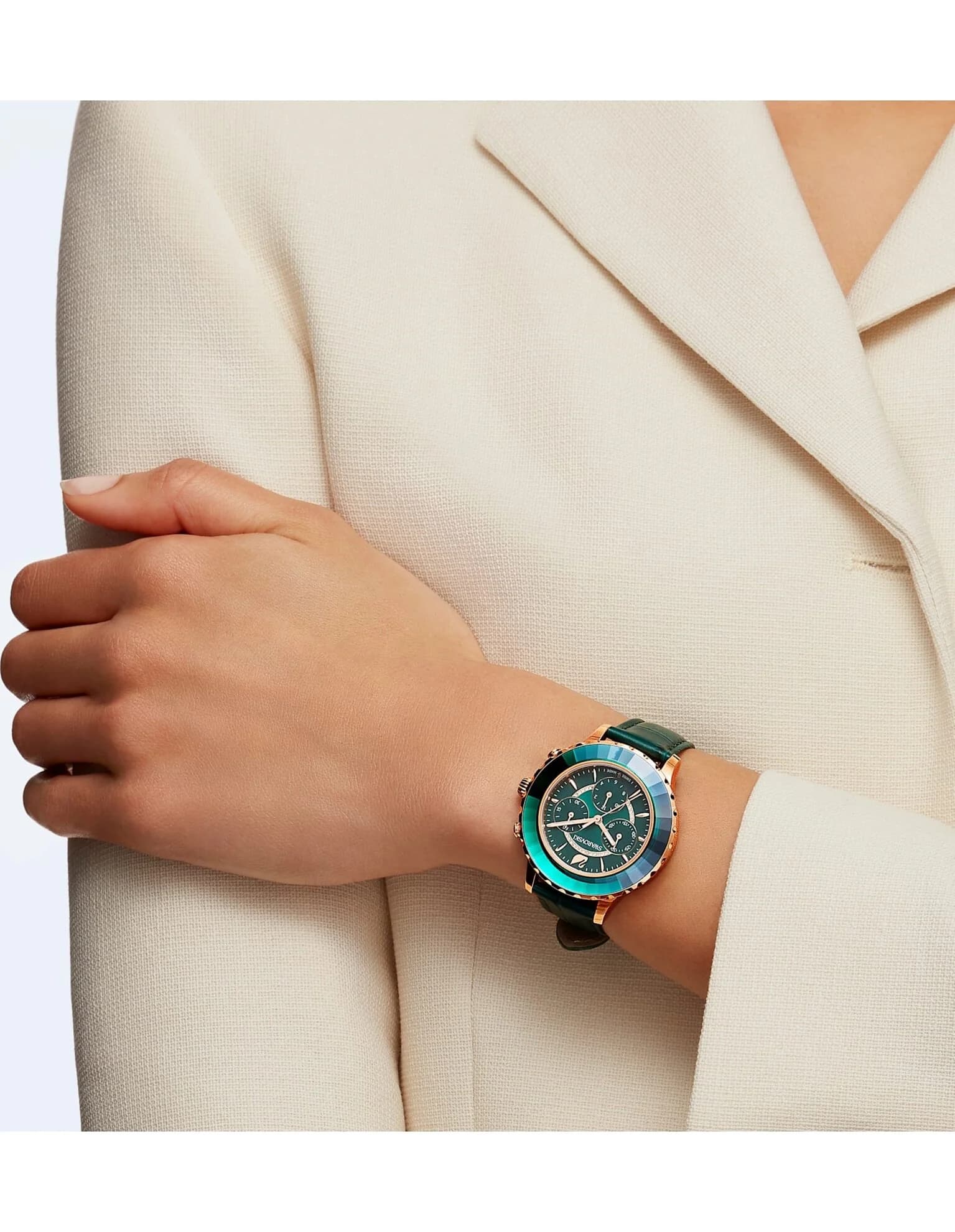 ساعت مچی سبز چرم سوئیسی سواروسکی اورجینال Swarovski Octea Lux Chrono watch 5452498 — تصویر ۲