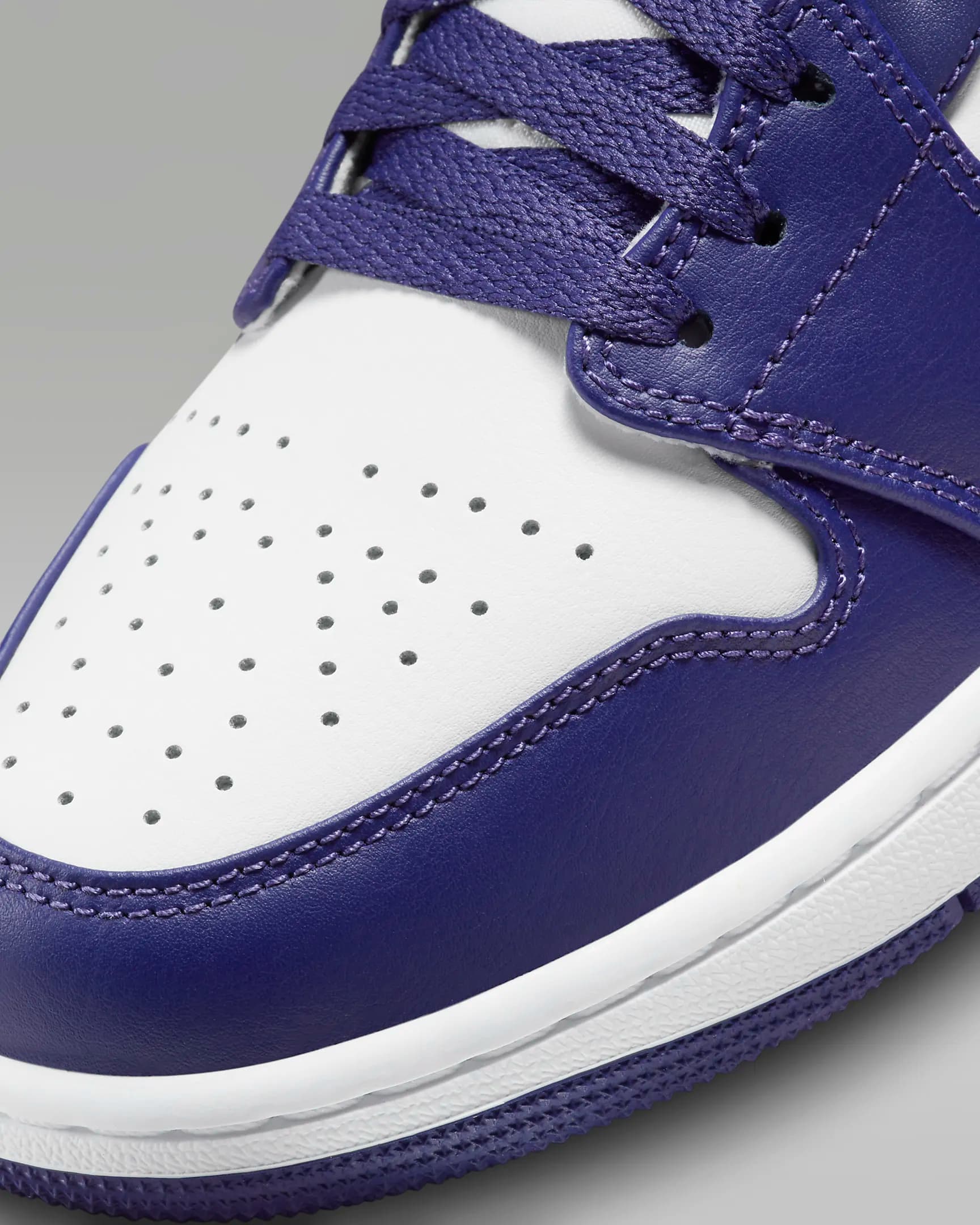 کفش مردانه نایک اورجینال -آبی و سفیدNike Air Jordan 1 Mid — تصویر ۸