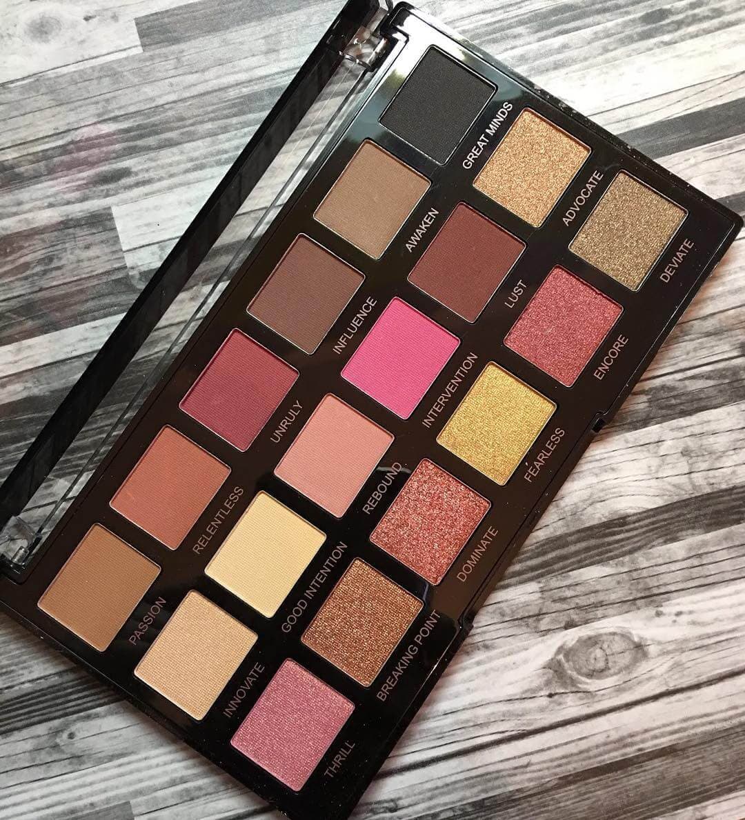 پالت سایه چشم رولوشن پرو مدل Regeneration Palette Revelation — تصویر ۴