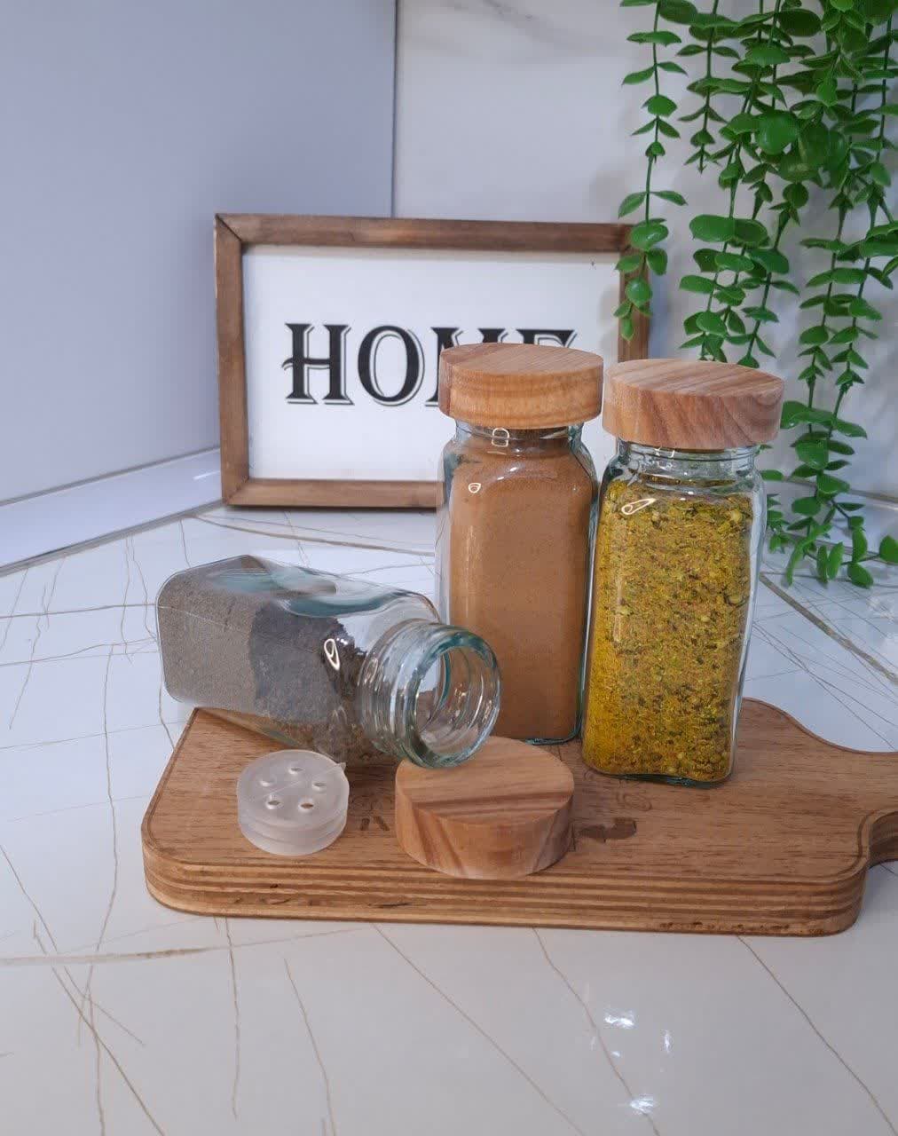 شیشه مکارتی درب چوبی