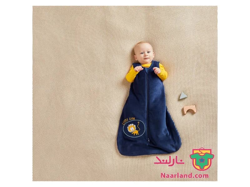 کیسه خواب بچه گانه لوپیلو مخمل آبی طرح شیر کوچولو — تصویر ۲