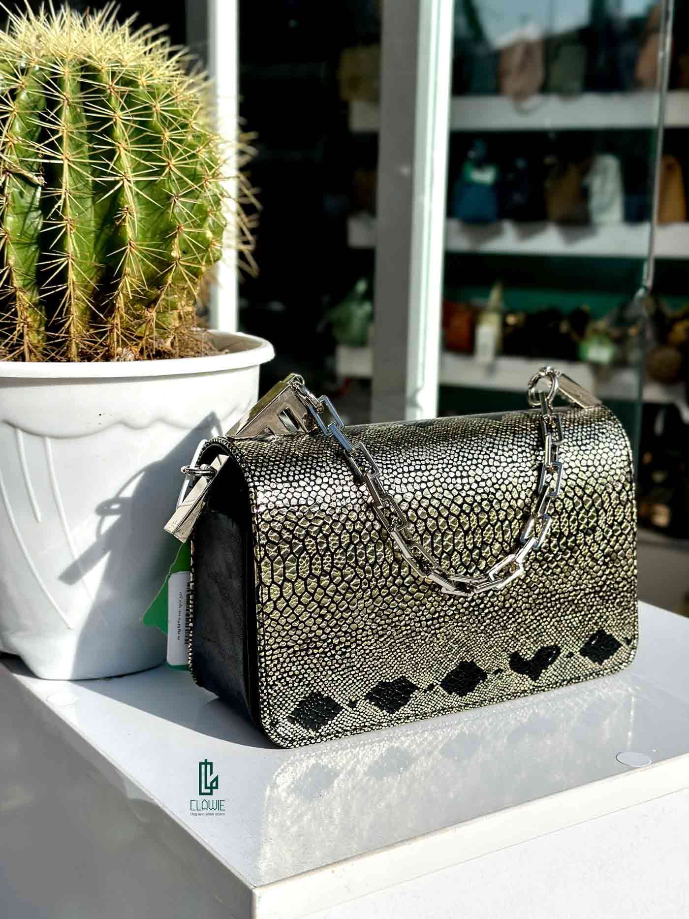 👝 کیف پاسپورتی: Fendi_14 — تصویر ۲