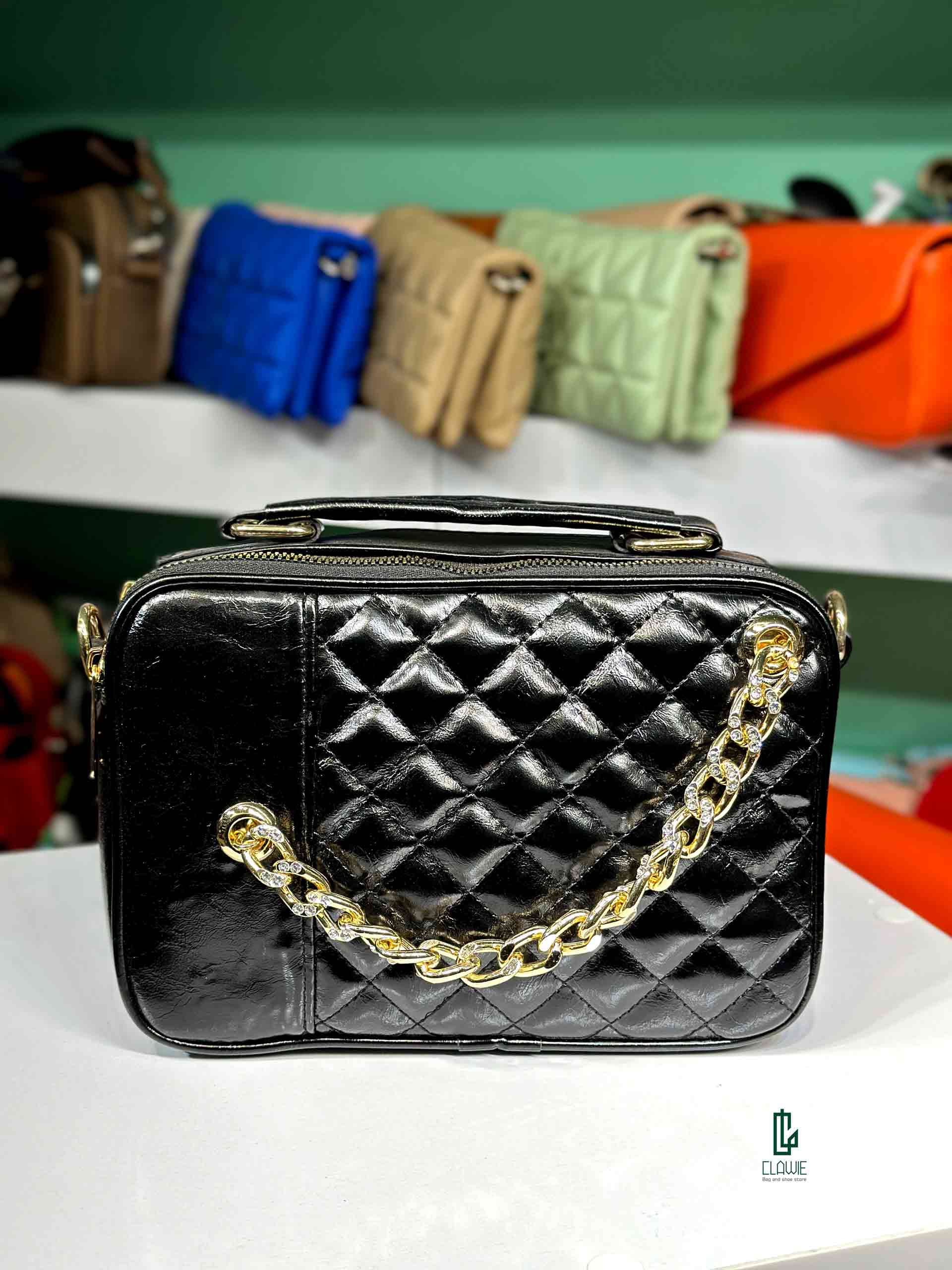 👝 کیف پاسپورتی: front jewel chain — تصویر ۵