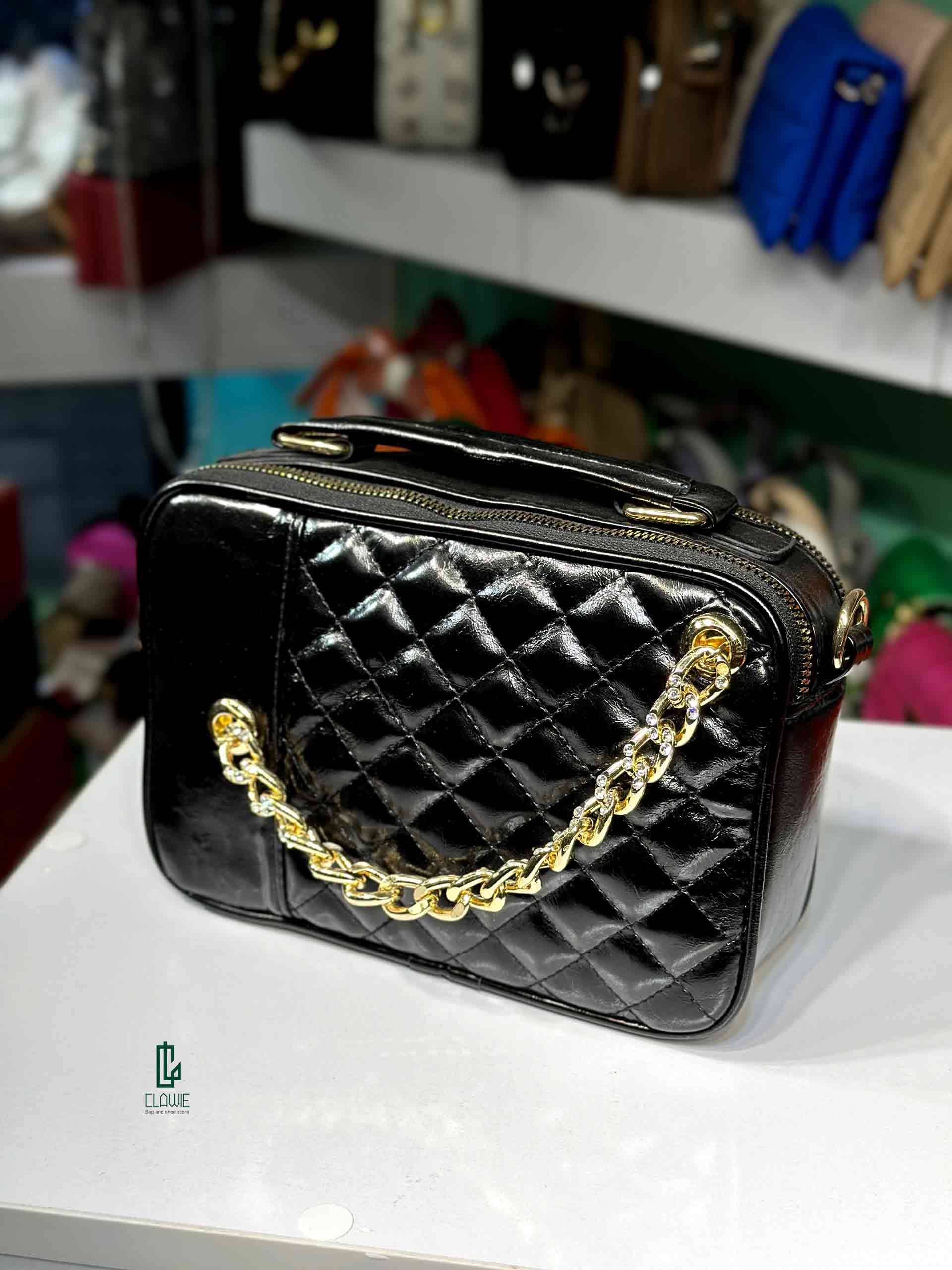 👝 کیف پاسپورتی: front jewel chain — تصویر ۲