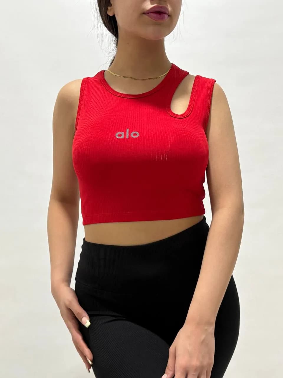 کراپ زنانه کارول alo — تصویر ۵